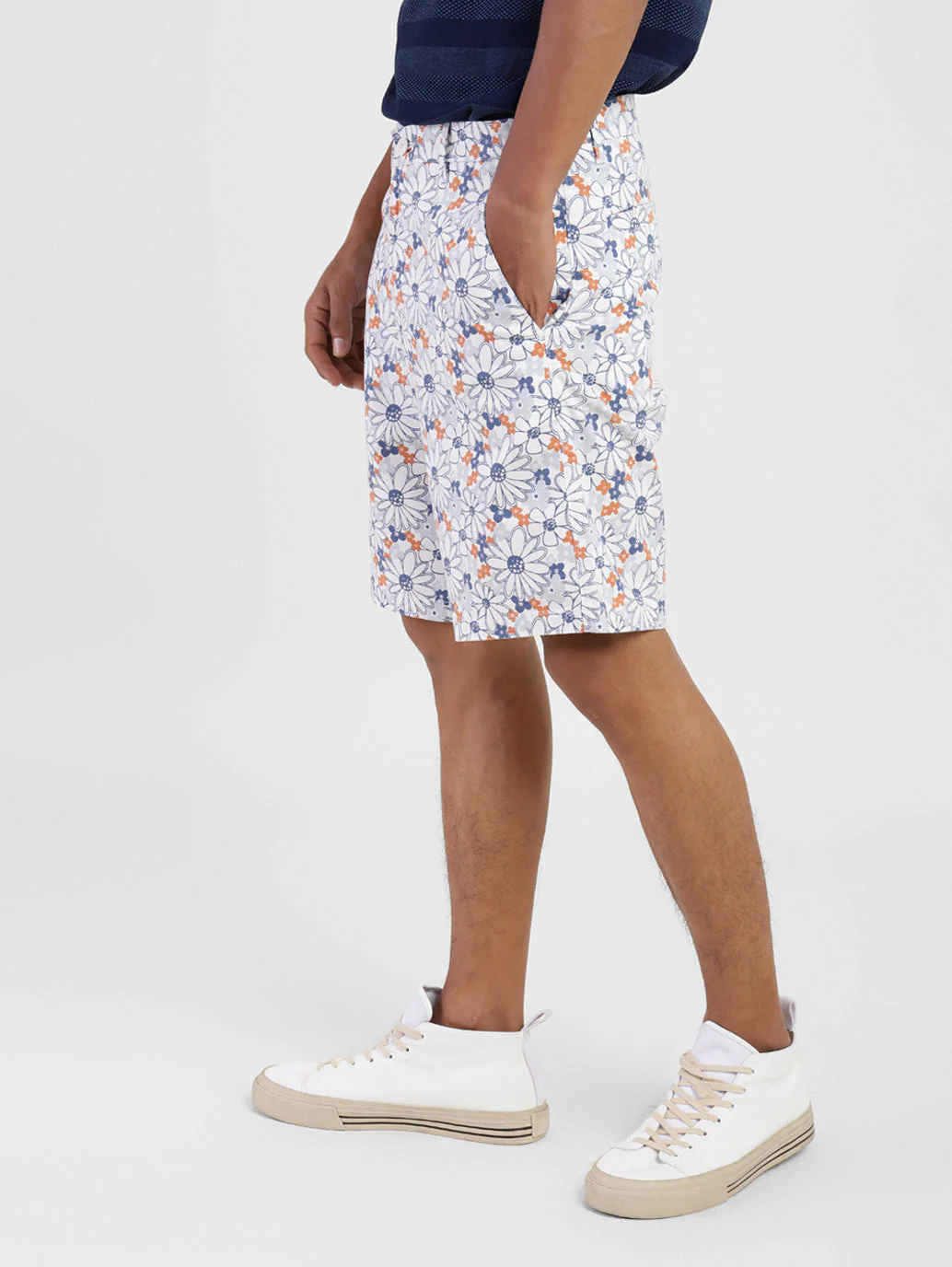 Men's Tapered Fit Shorts - Image 3