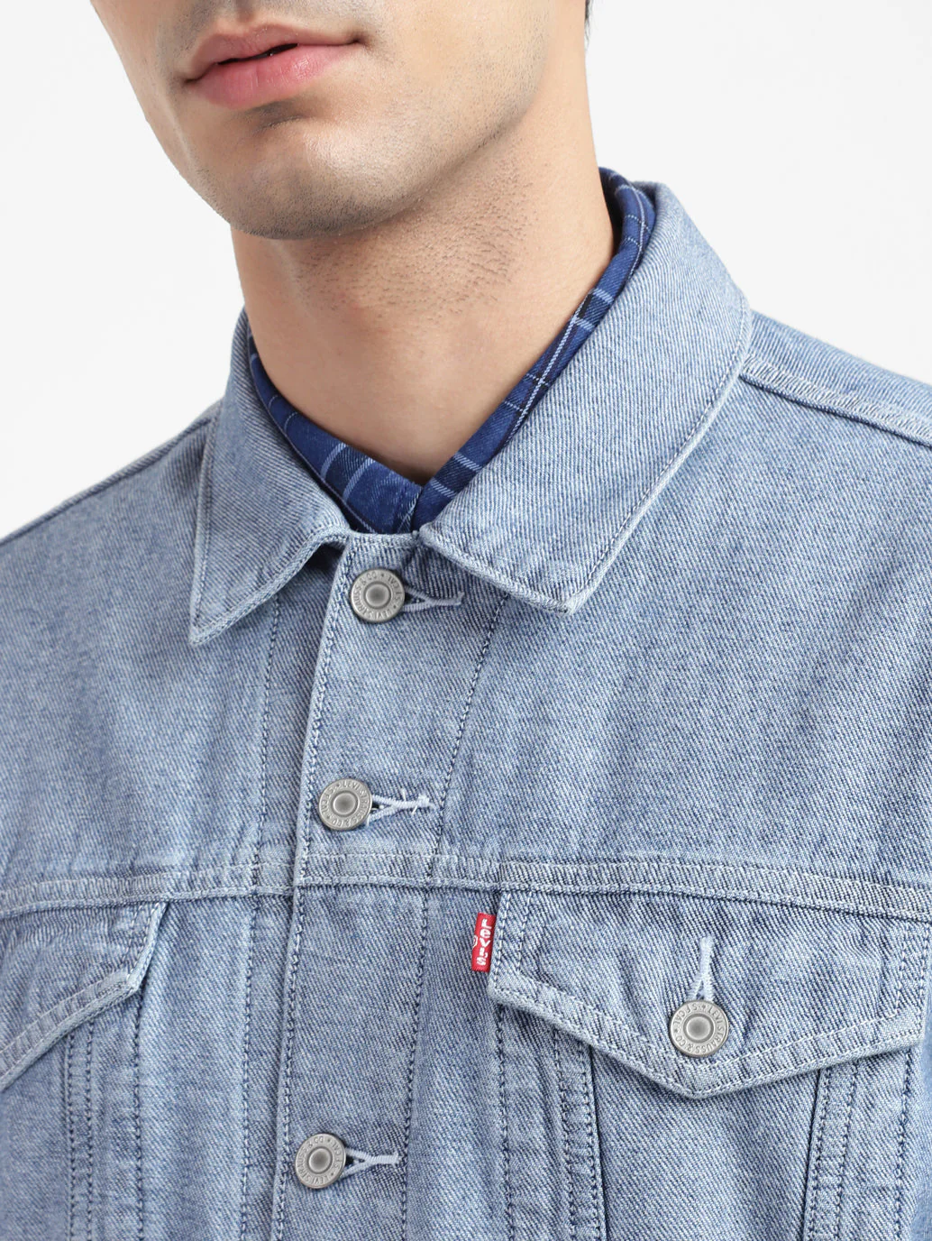 Men's Solid Spread Collar Denim Jacket - Image 5