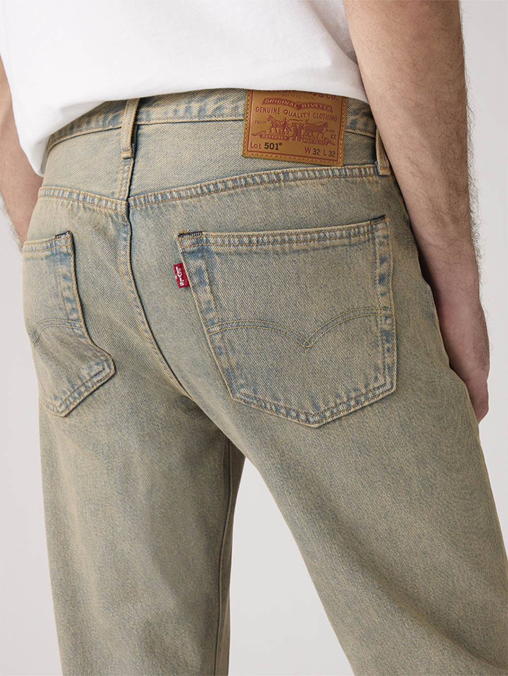 Men's Tinted 501 Grey Straight Fit Mid Rise Jeans - Image 5