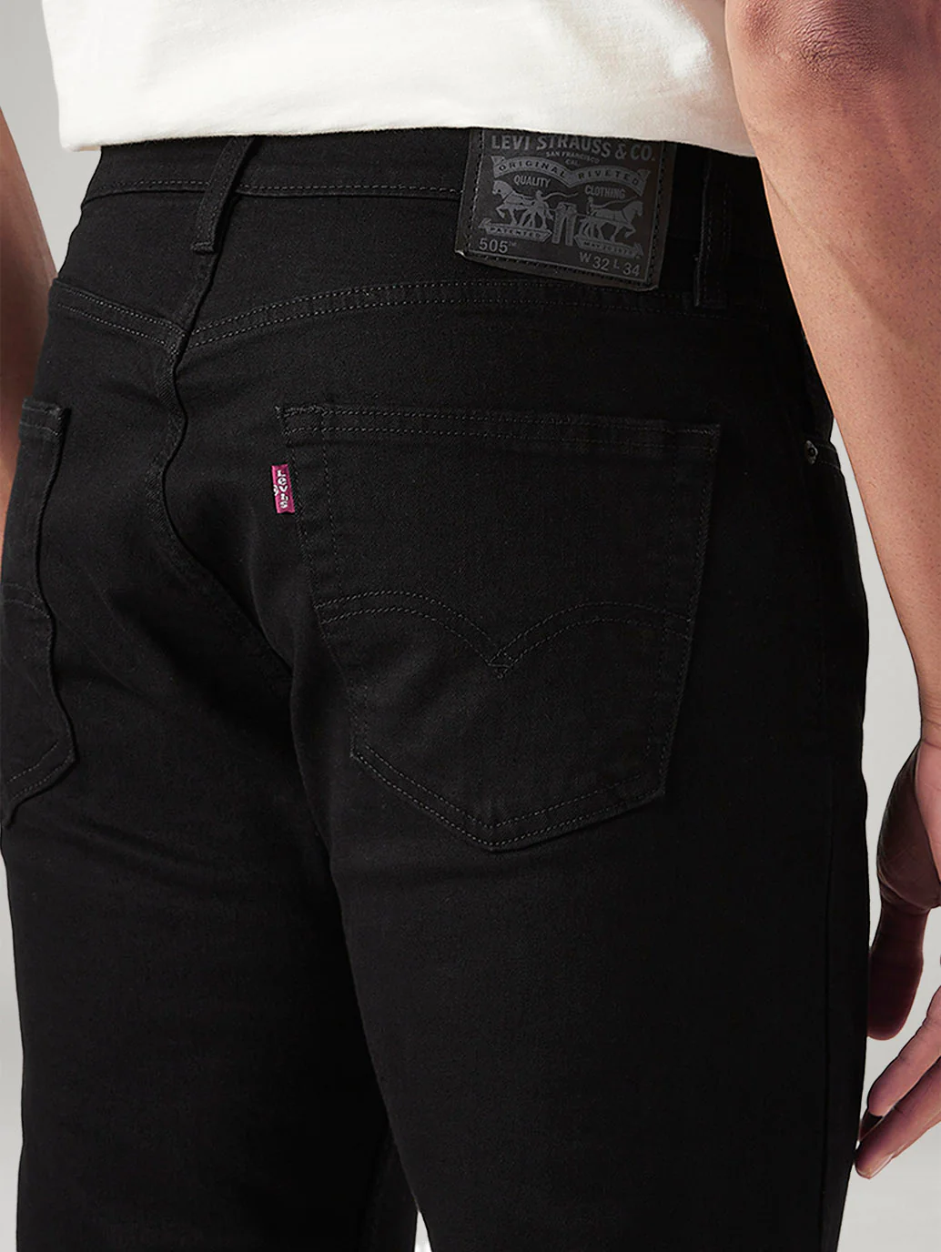 Men's 505 Black Straight Fit Mid Rise Jeans - Image 6