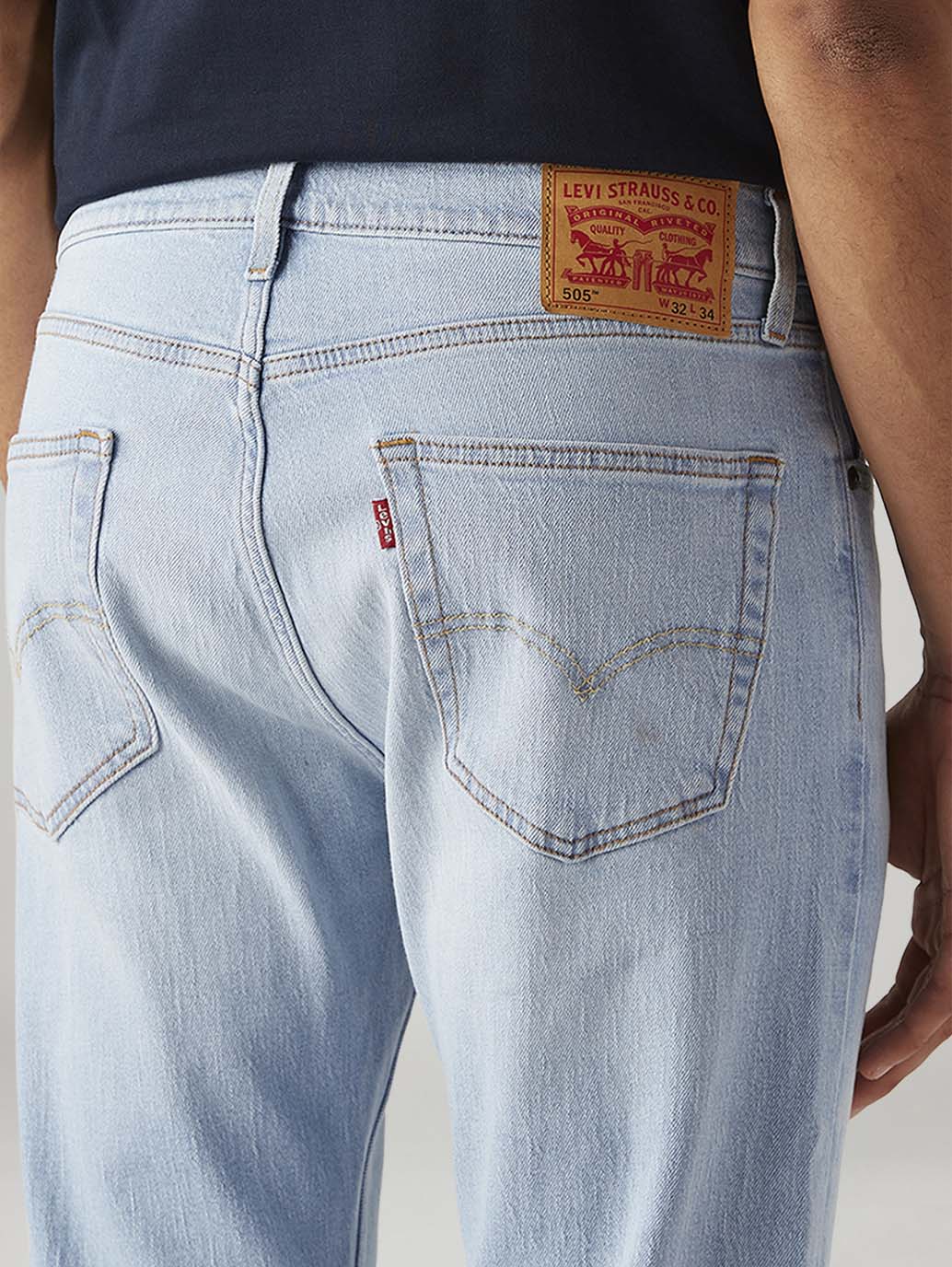 Men's 505 Light Blue Straight Fit Mid Rise Jeans - Image 5