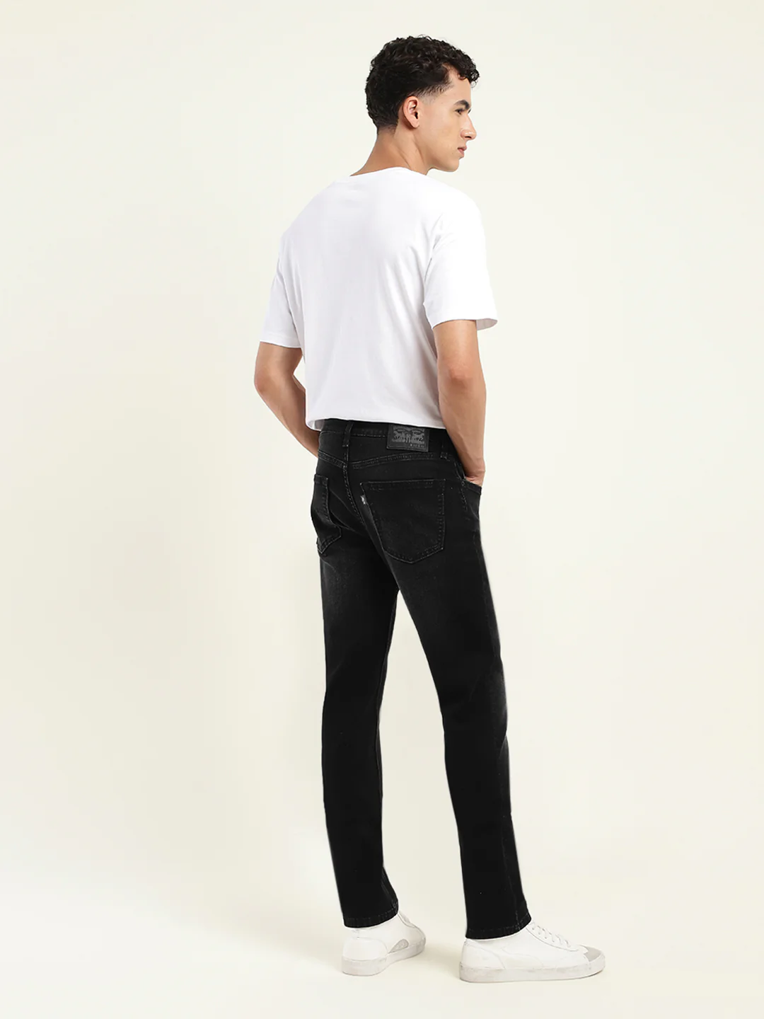 Men's 511 Black Slim Fit Mid Rise Jeans - Image 3