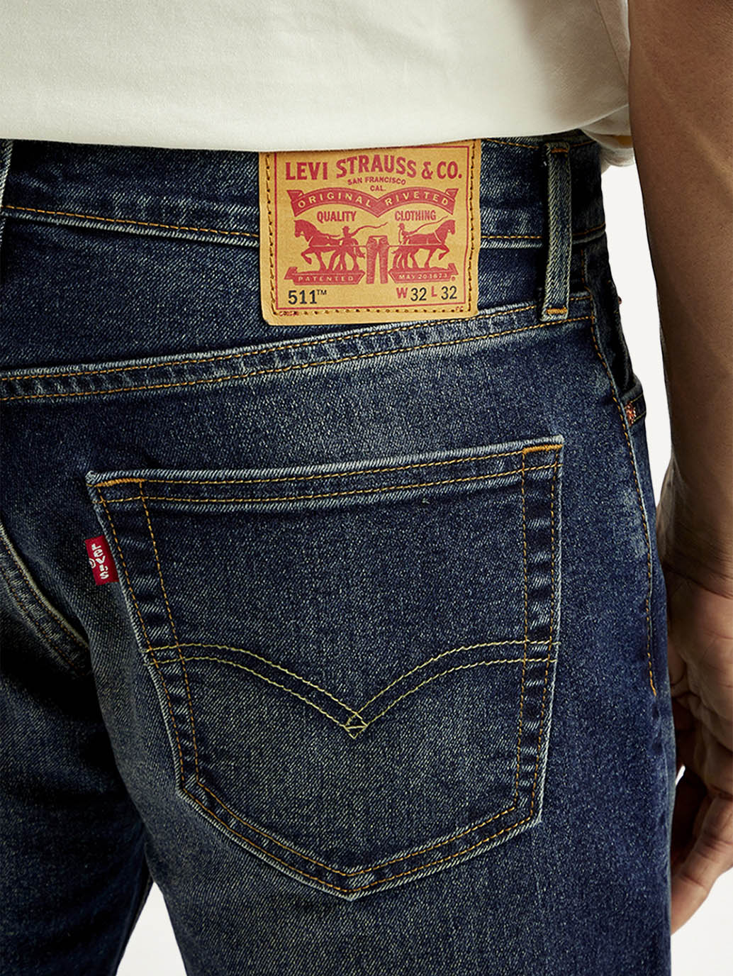 Men's Tinted 511 Blue Slim Fit Mid Rise Jeans - Image 5