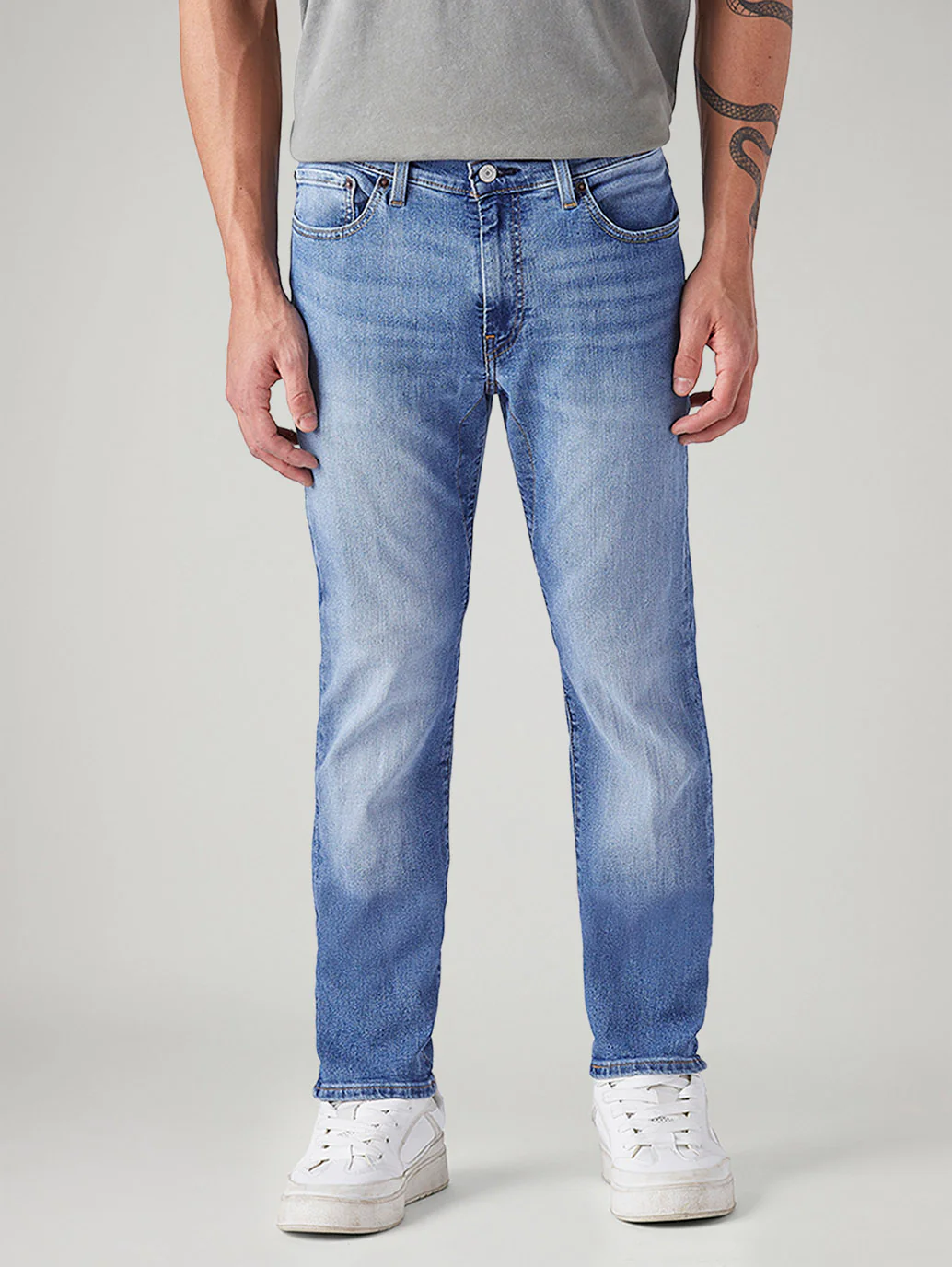 Men's 511 Light Blue Slim Fit Mid Rise Commuter Jeans - Image 3