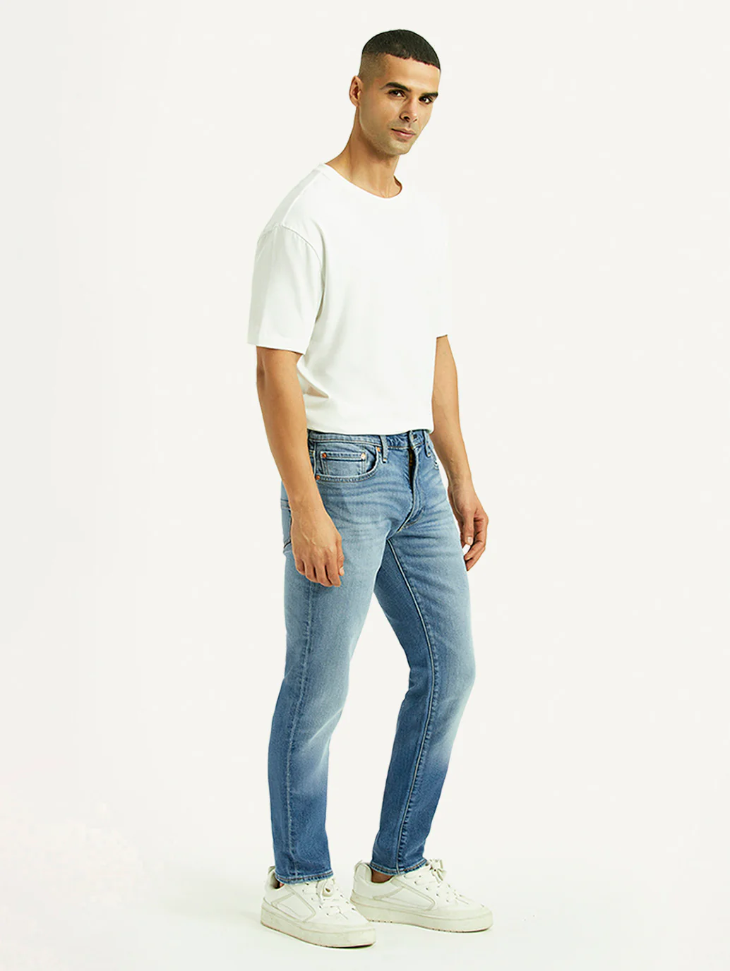 Men's 511 Light Blue Slim Fit Mid Rise Jeans - Image 7