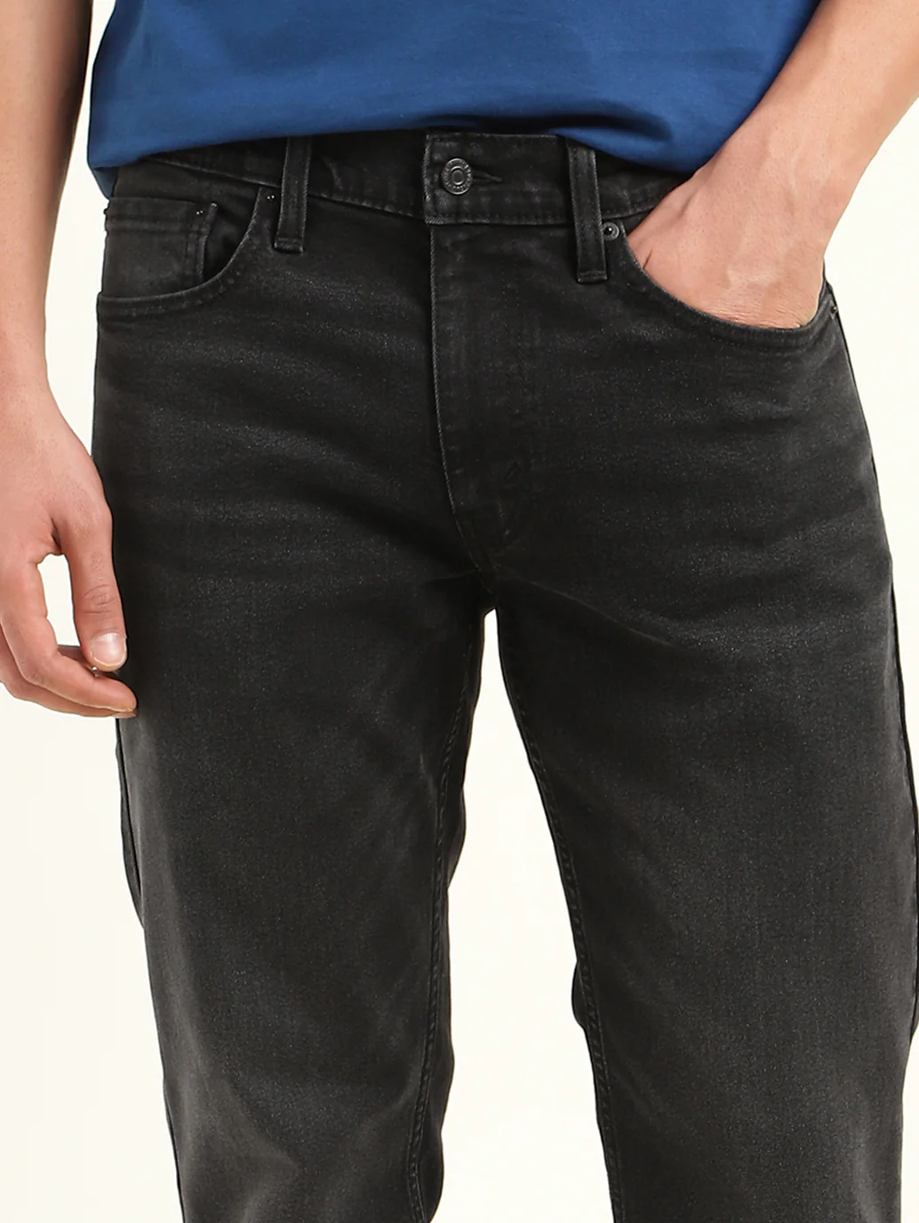 Men's 511 Black Slim Fit Mid Rise Jeans - Image 2