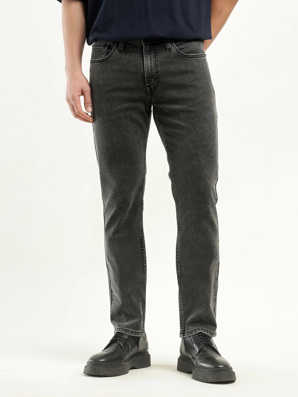 Men's 511 Black Slim Fit Mid Rise Jeans - Image 5