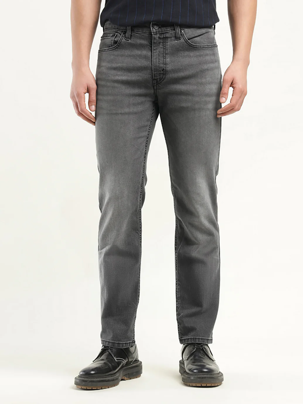 Men's 511 Black Slim Fit Mid Rise Jeans - Image 5