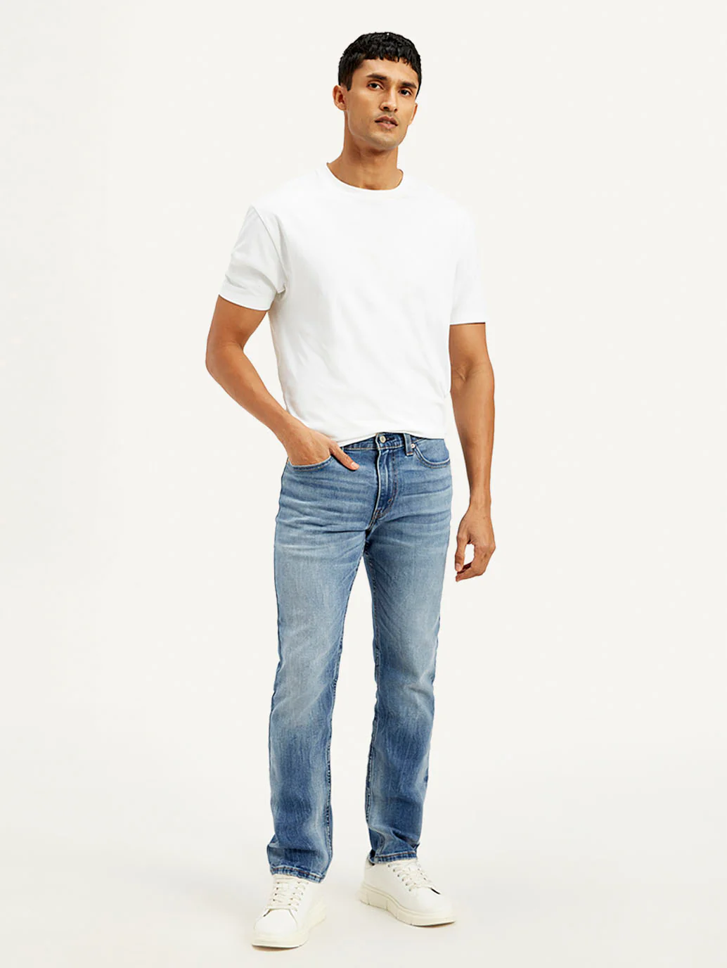 Men's 511 Light Blue Slim Fit Mid Rise Jeans - Image 2