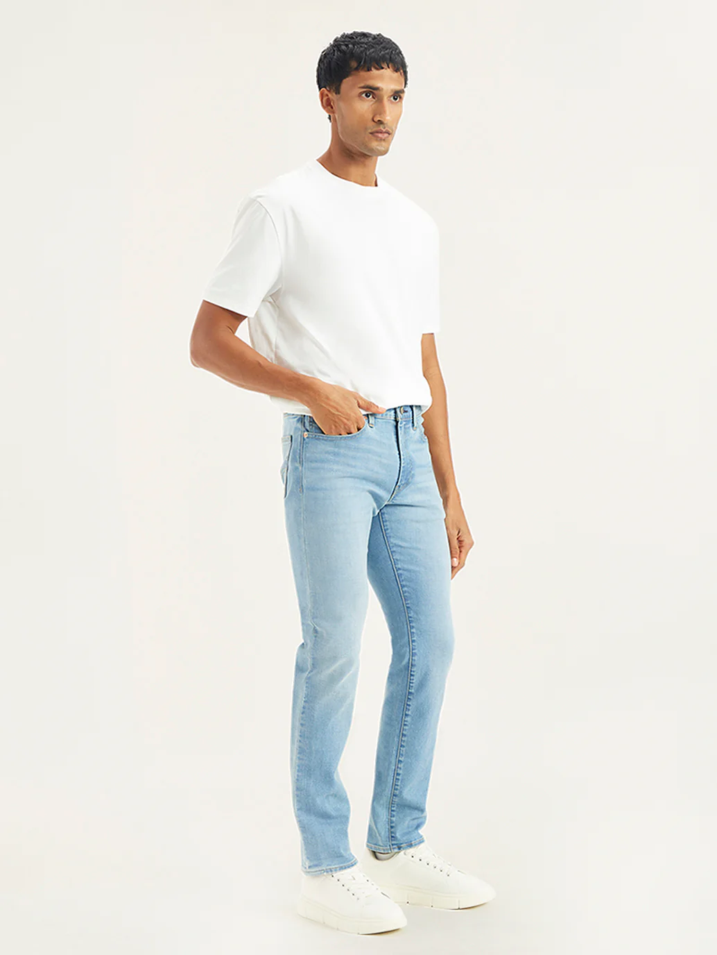 Men's 511 Light Blue Slim Fit Mid Rise Jeans - Image 6