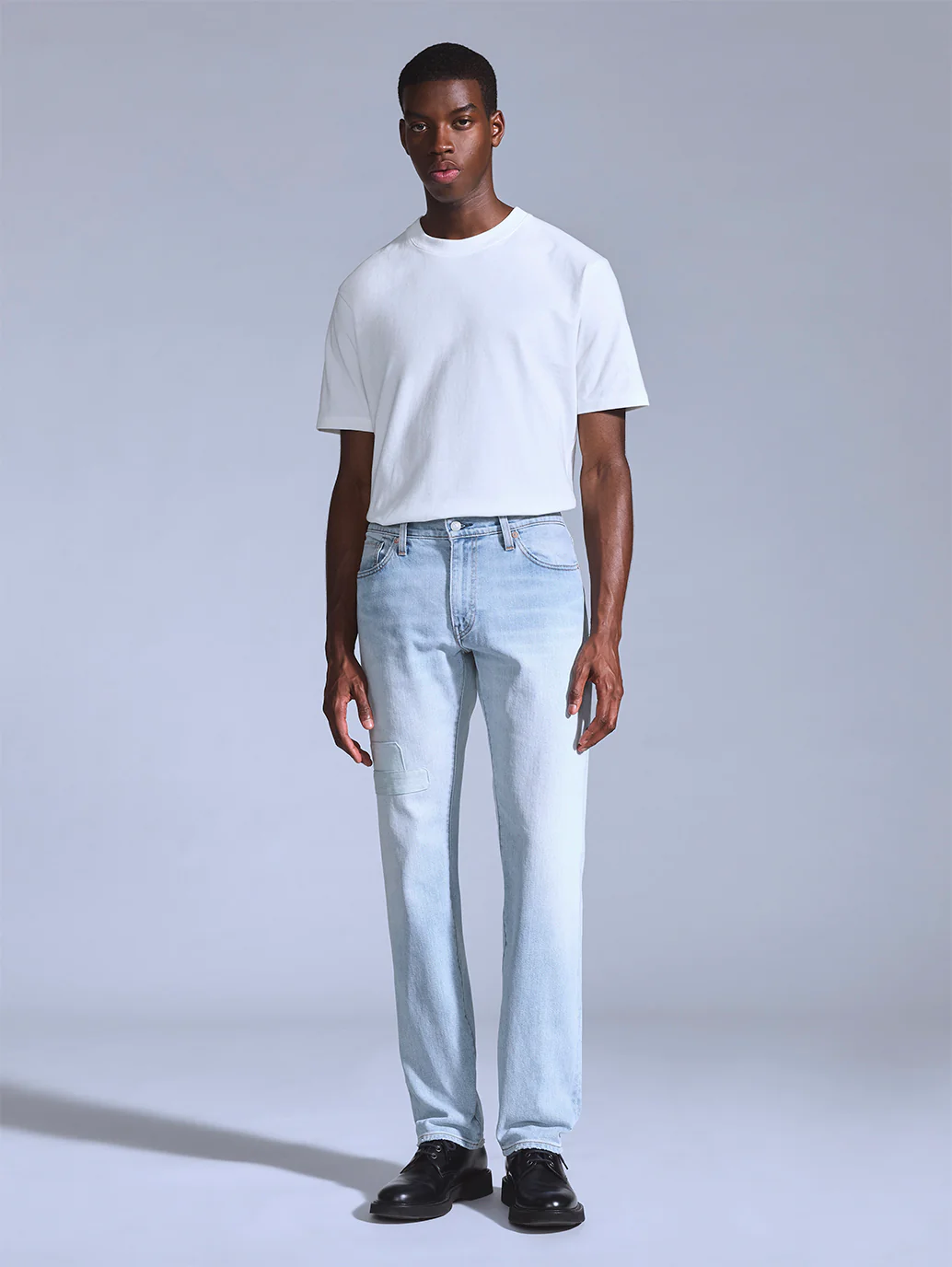 Men's 511 Light Blue Slim Fit Mid Rise Jeans - Image 2