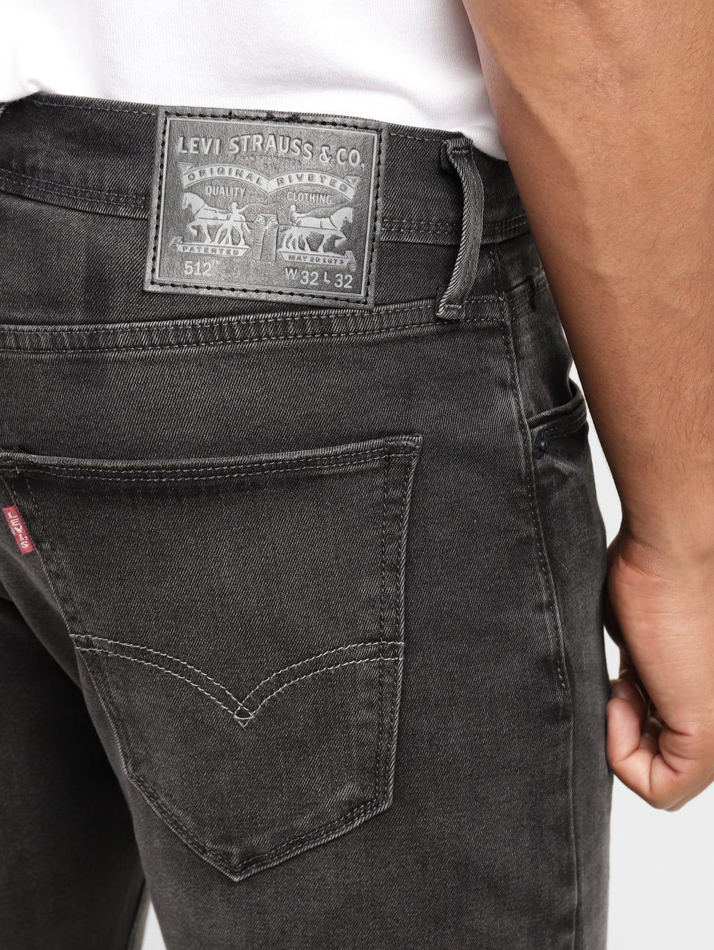 Men's 512 Black Slim Tapered Fit Mid Rise Jeans - Image 8