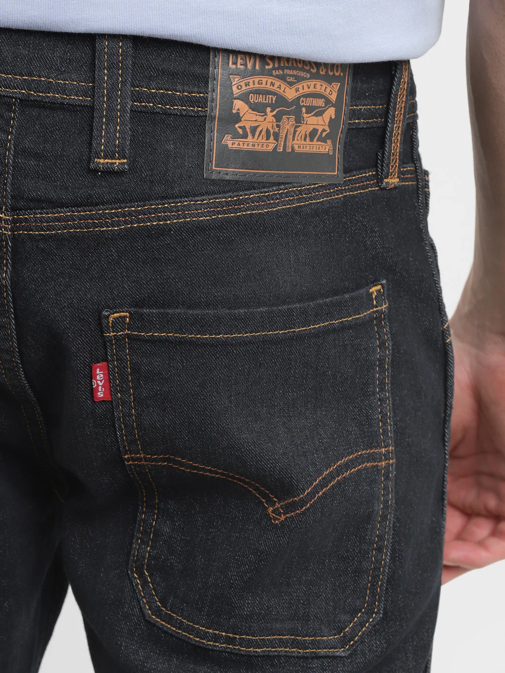 Men's 512 Black Slim Tapered Fit Mid Rise Jeans - Image 6