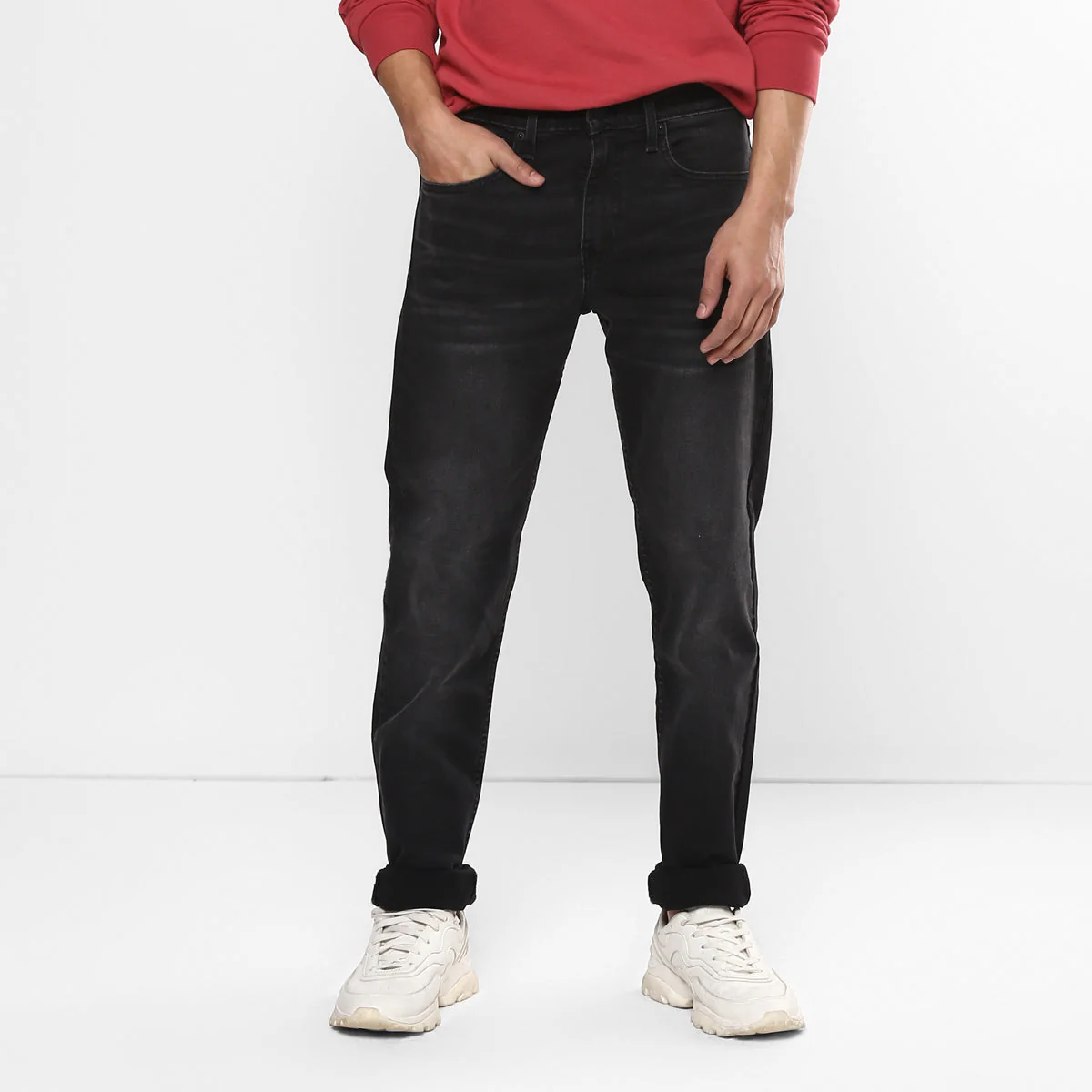 Men's 512 Black Slim Tapered Fit Mid Rise Jeans - Image 2