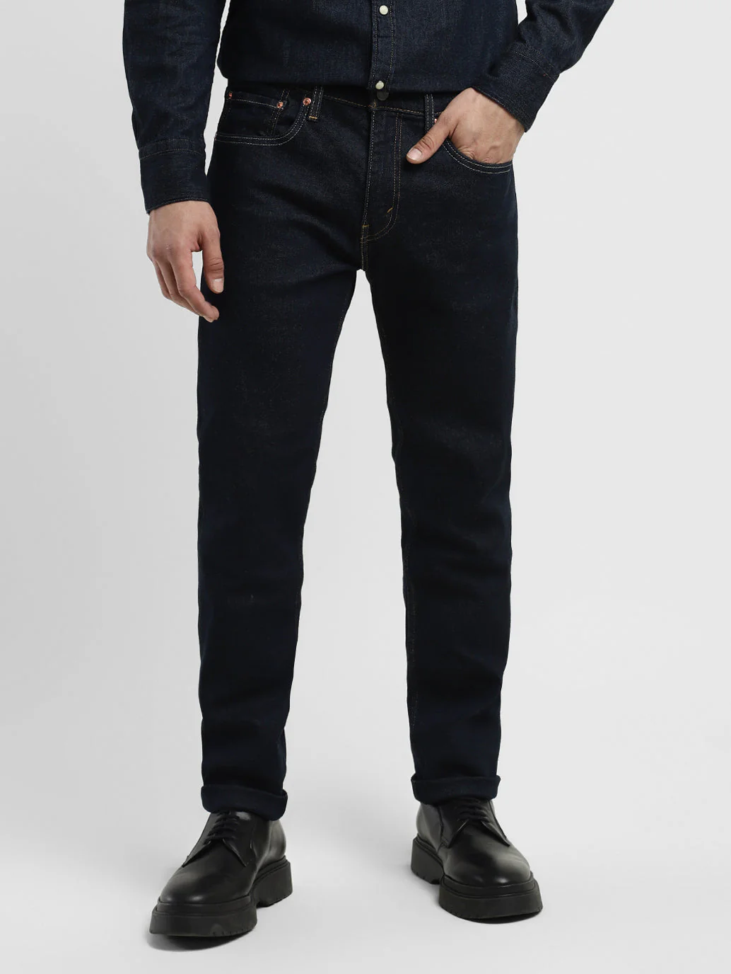 Men's 512 Navy Blue Slim Tapered Fit Mid Rise Jeans - Image 2