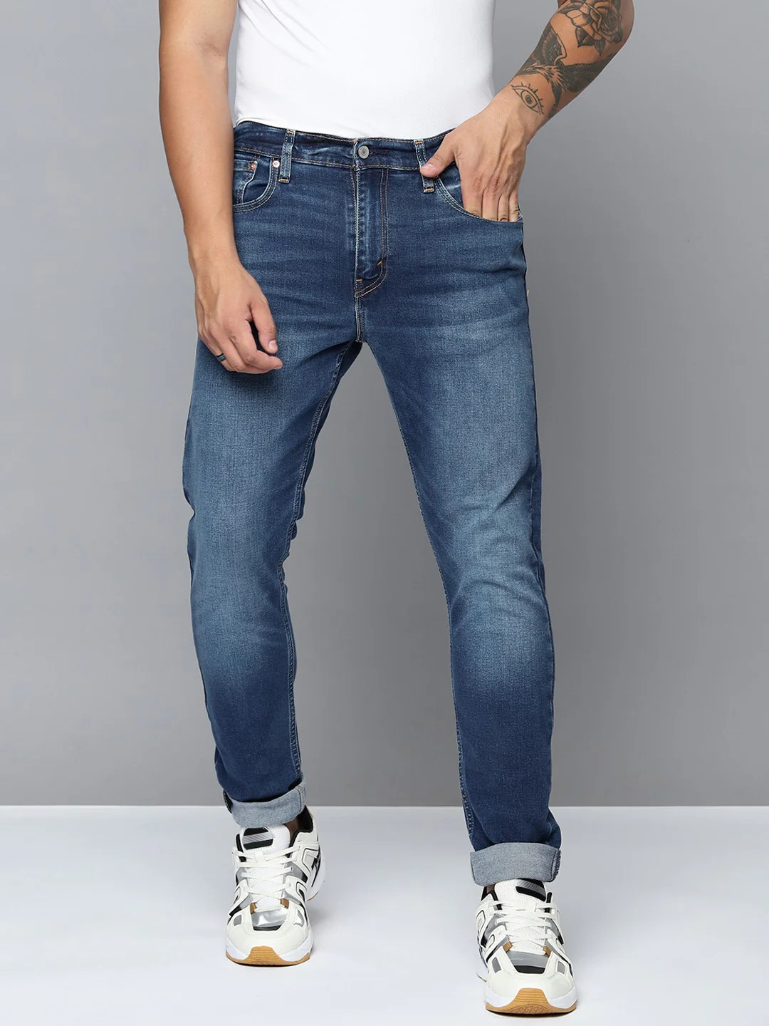 Men's 512 Blue Slim Tapered Fit Mid Rise Jeans - Image 2