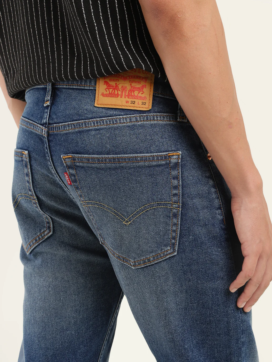 Men's 512 Blue Slim Tapered Fit Mid Rise Jeans - Image 6