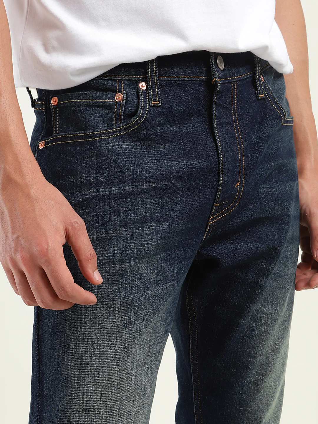 Men's 512 Blue Slim Tapered Fit Mid Rise Jeans - Image 5