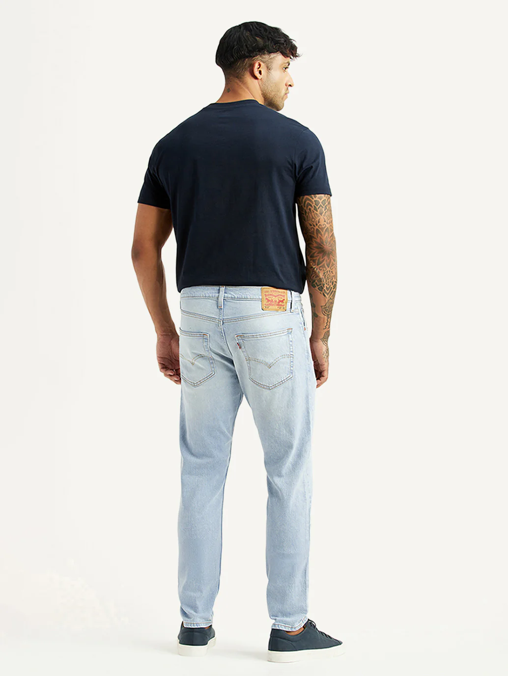Men's 512 Light Blue Slim Tapered Fit Mid Rise Jeans - Image 3