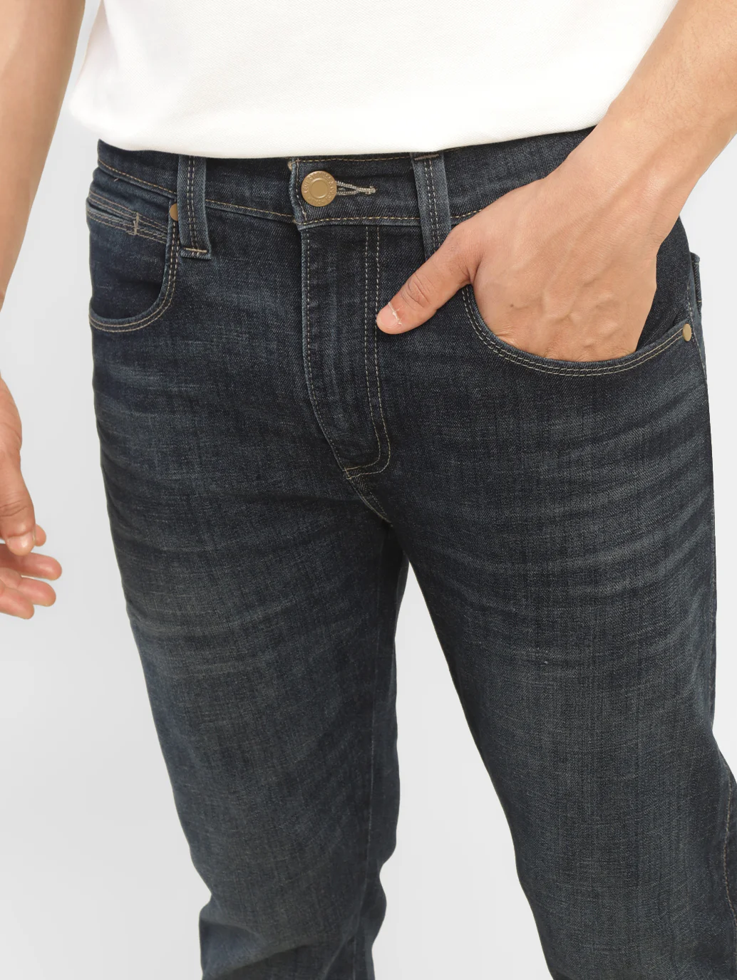 Men's 512 Navy Blue Slim Tapered Fit Mid Rise Jeans - Image 6