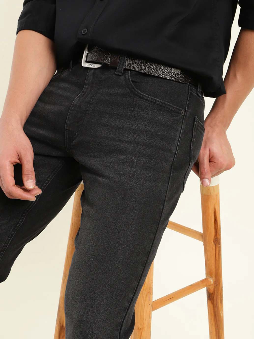 Men's 512 Black Slim Tapered Fit Mid Rise Jeans - Image 5