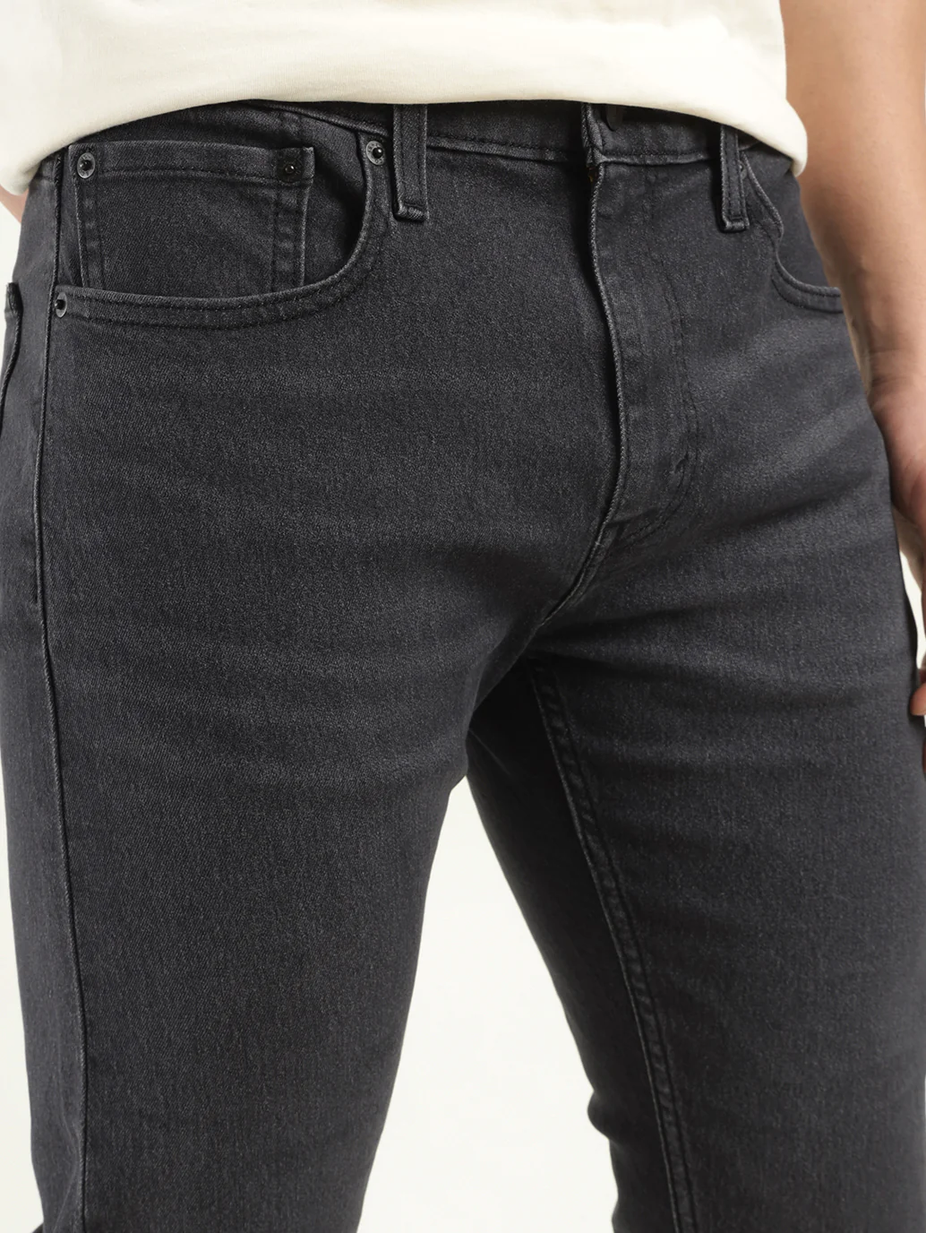 Men's 512 Black Slim Tapered Fit Mid Rise Jeans - Image 5