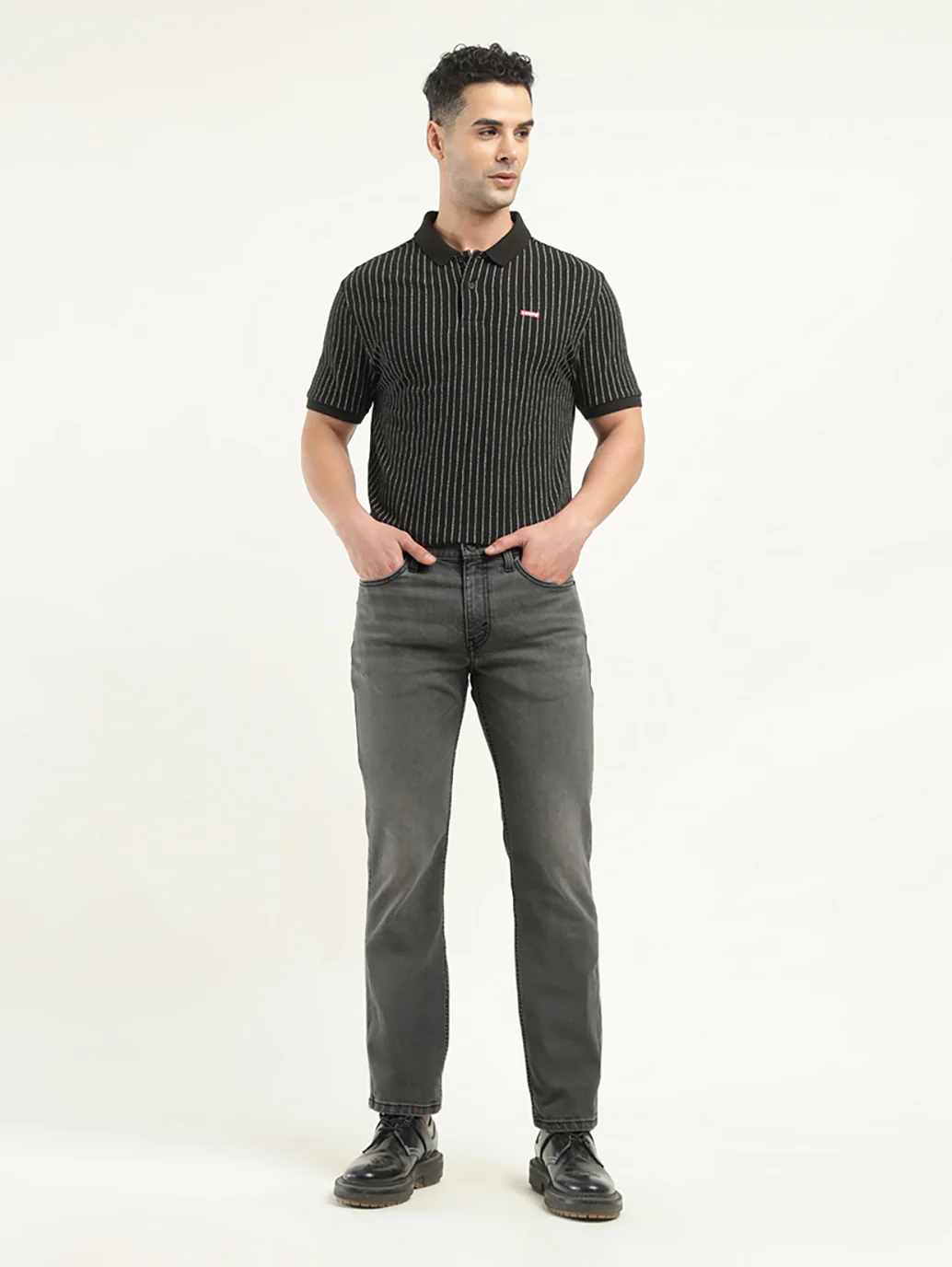 Men's 512 Black Slim Tapered Fit Mid Rise Jeans - Image 2