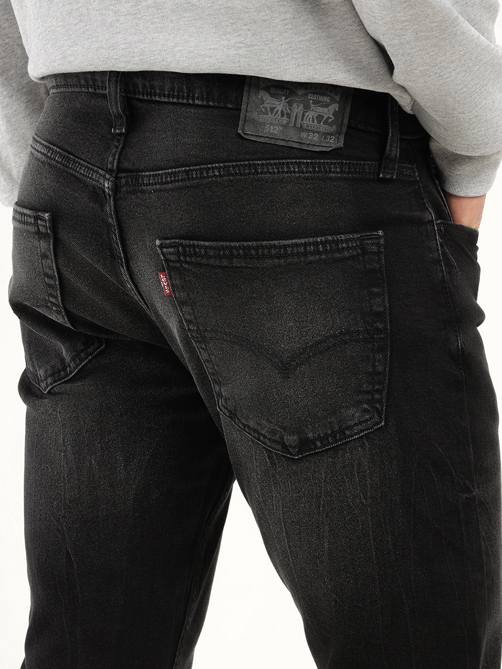 Men's 512 Black Slim Tapered Fit Mid Rise Jeans - Image 5