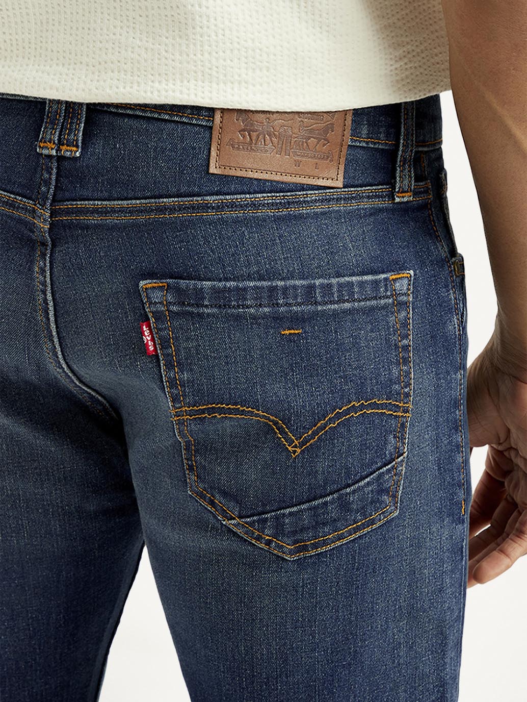 Men's Tinted 513 Blue Slim Straight Fit Mid Rise Jeans - Image 6