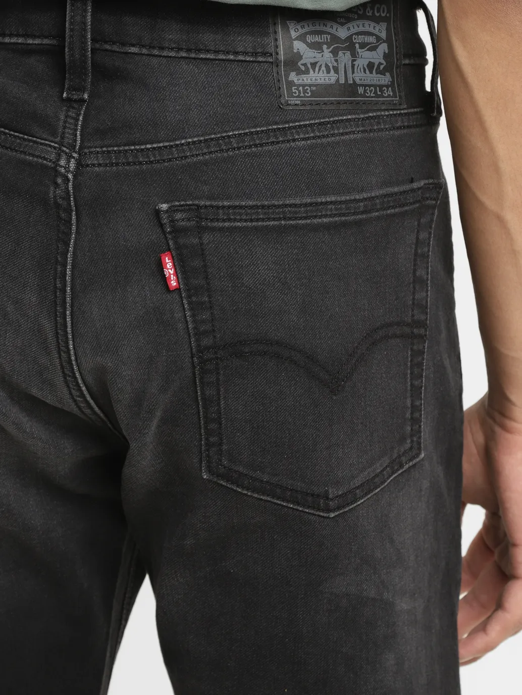 Men's 513 Dark Grey Slim Straight Fit Mid Rise Jeans - Image 7