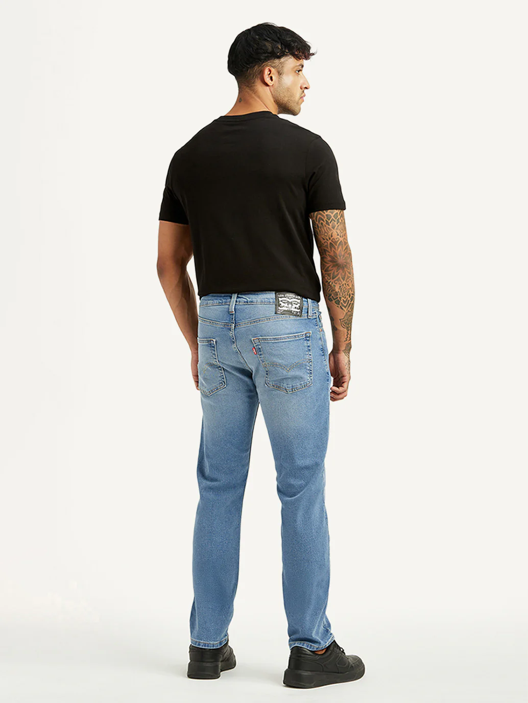 Men's 513 Light Blue Slim Tapered Fit Mid Rise Jeans - Image 5