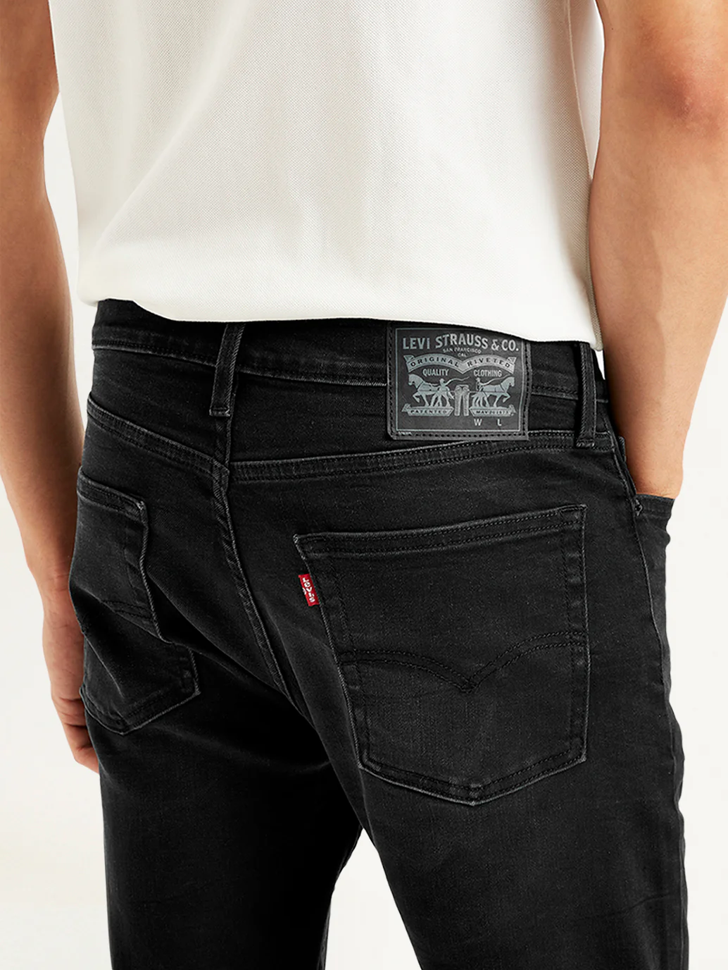 Men's 513 Black Slim Straight Fit Mid Rise Jeans - Image 5