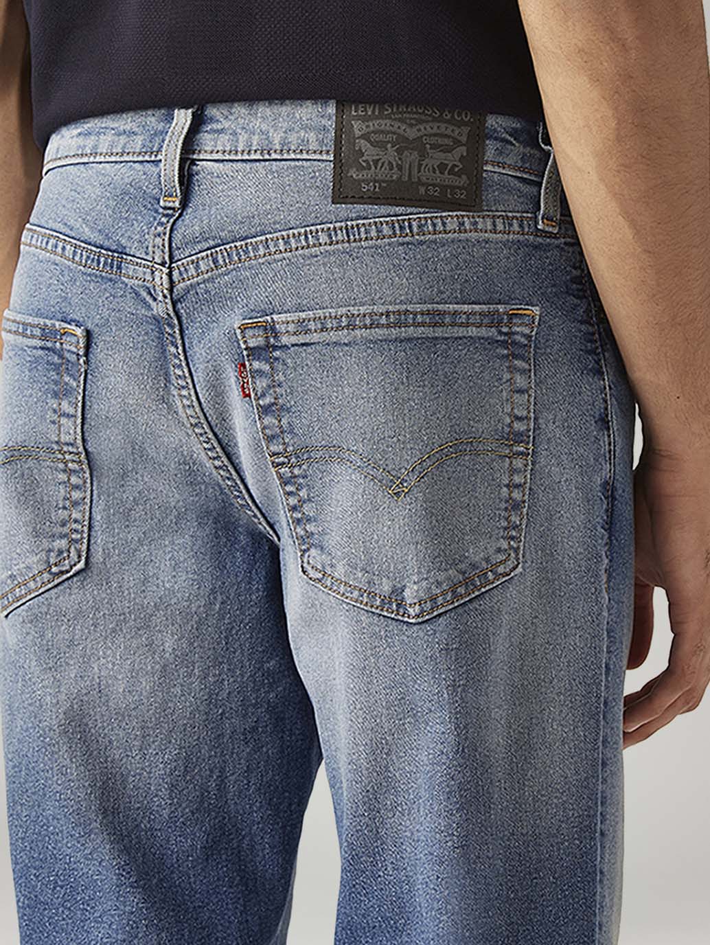 Men's 541 Blue Athletic Tapered Fit Mid Rise Commuter Jeans - Image 5
