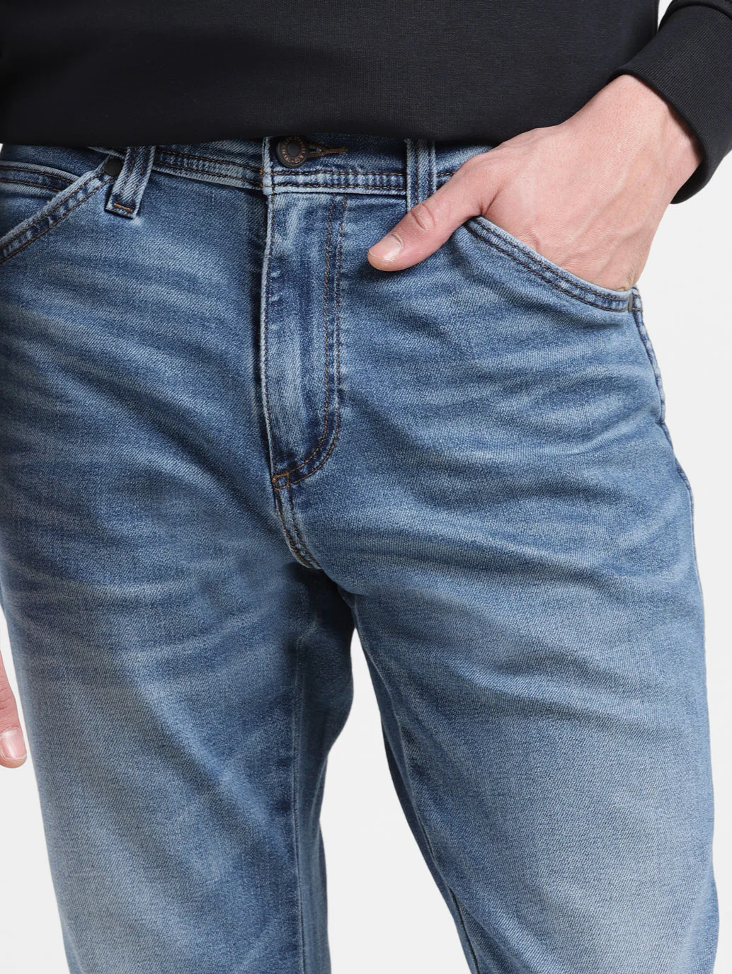 Men's 541 Blue Athletic Tapered Fit Mid Rise Jeans - Image 6