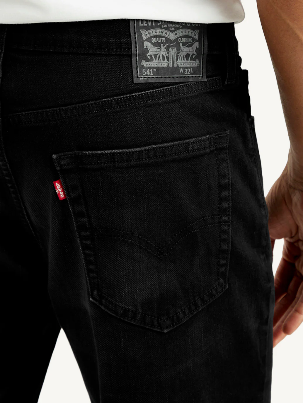 Men's 541 Tapered Fit Denim Shorts - Image 5