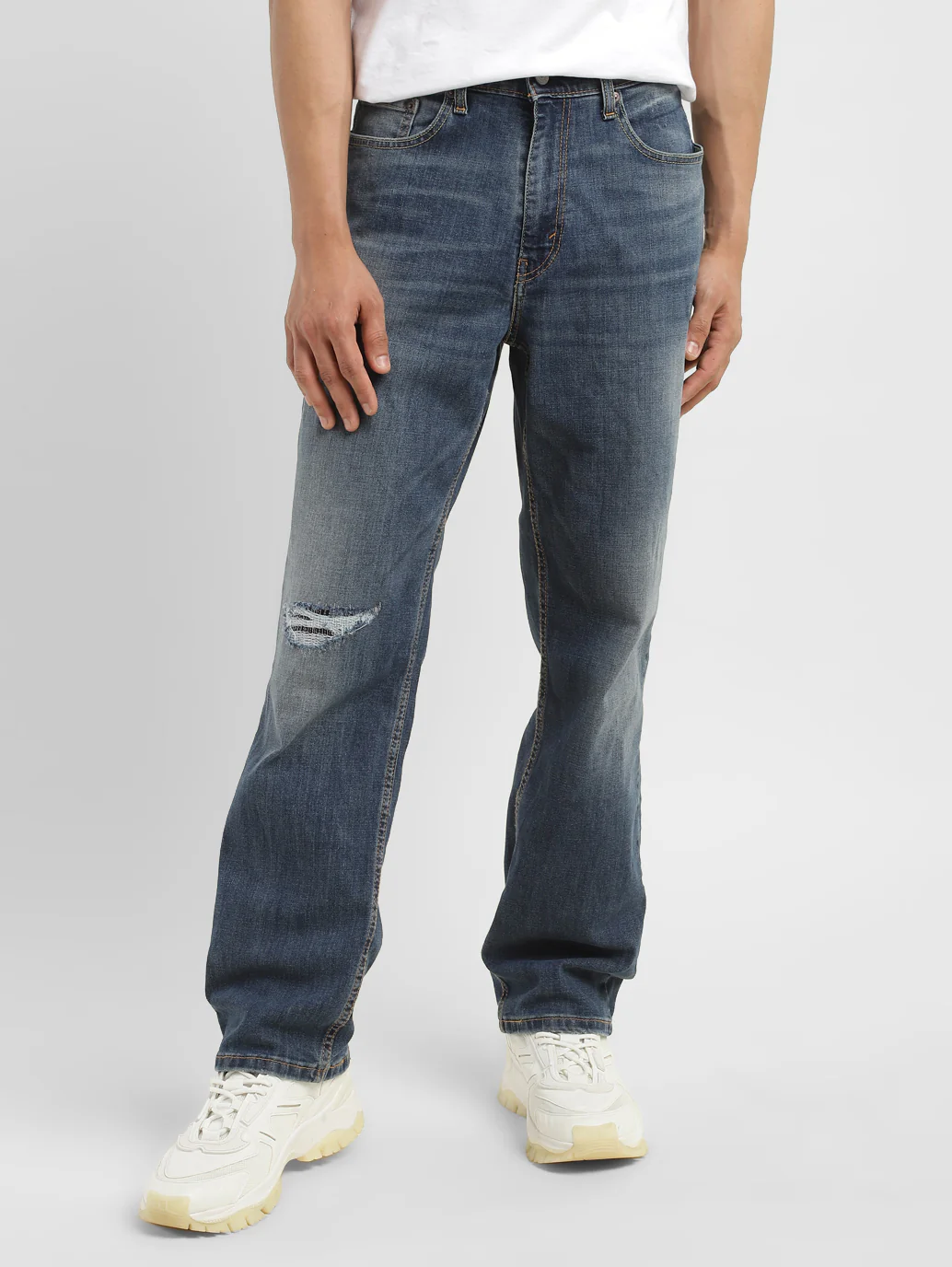 Men's 550 Blue Loose Fit Mid Rise Jeans - Image 2