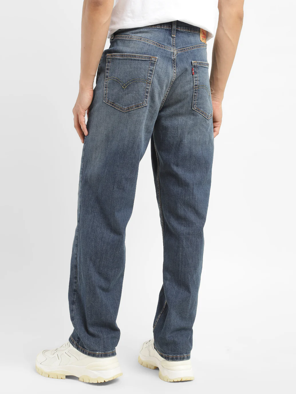 Men's 550 Blue Loose Fit Mid Rise Jeans - Image 3