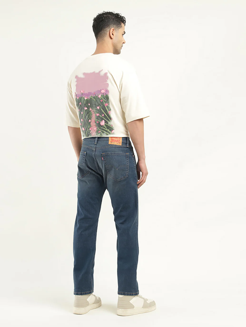 Men's 550 Indigo Loose Fit Mid Rise Jeans - Image 2