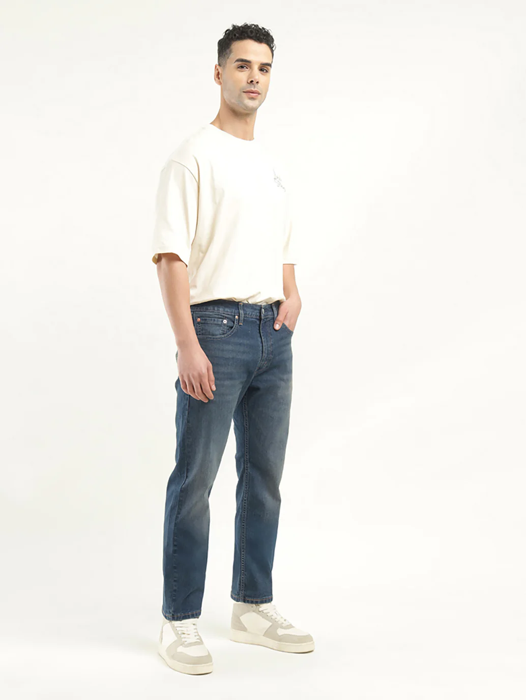 Men's 550 Indigo Loose Fit Mid Rise Jeans - Image 4