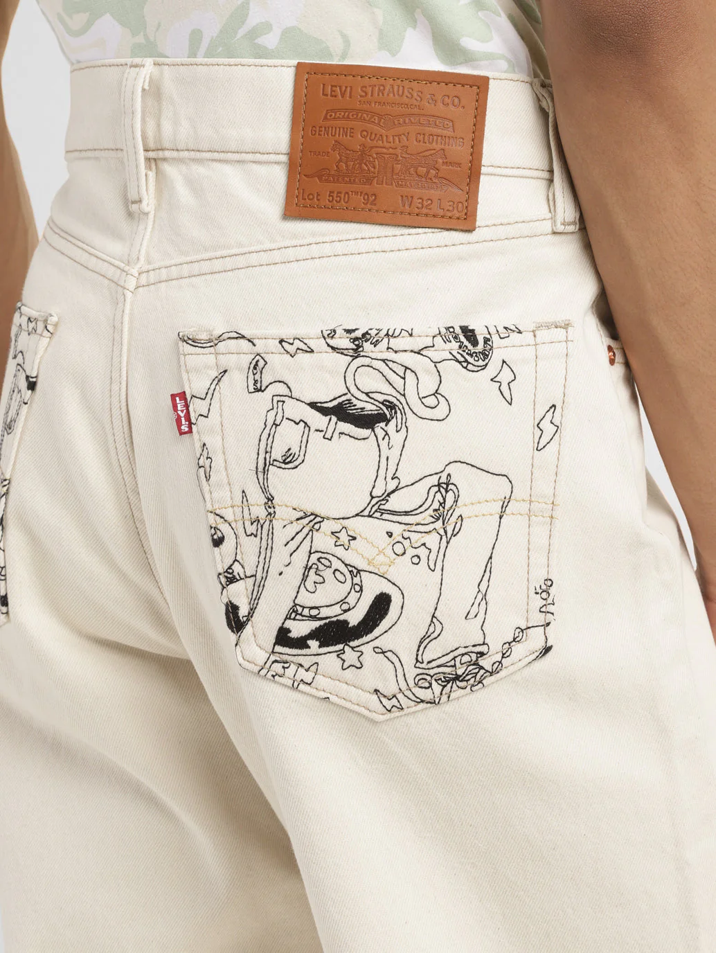 Men's 550 Beige Loose Fit Mid Rise Jeans - Image 5