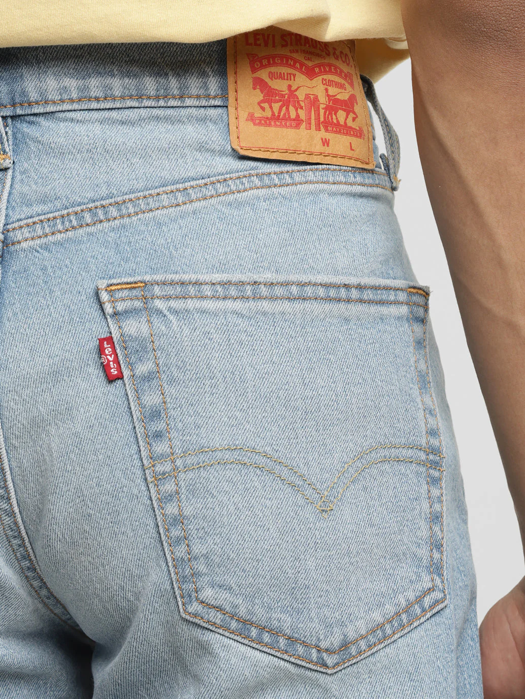 Men's 550 Blue Loose Fit Mid Rise Jeans - Image 5