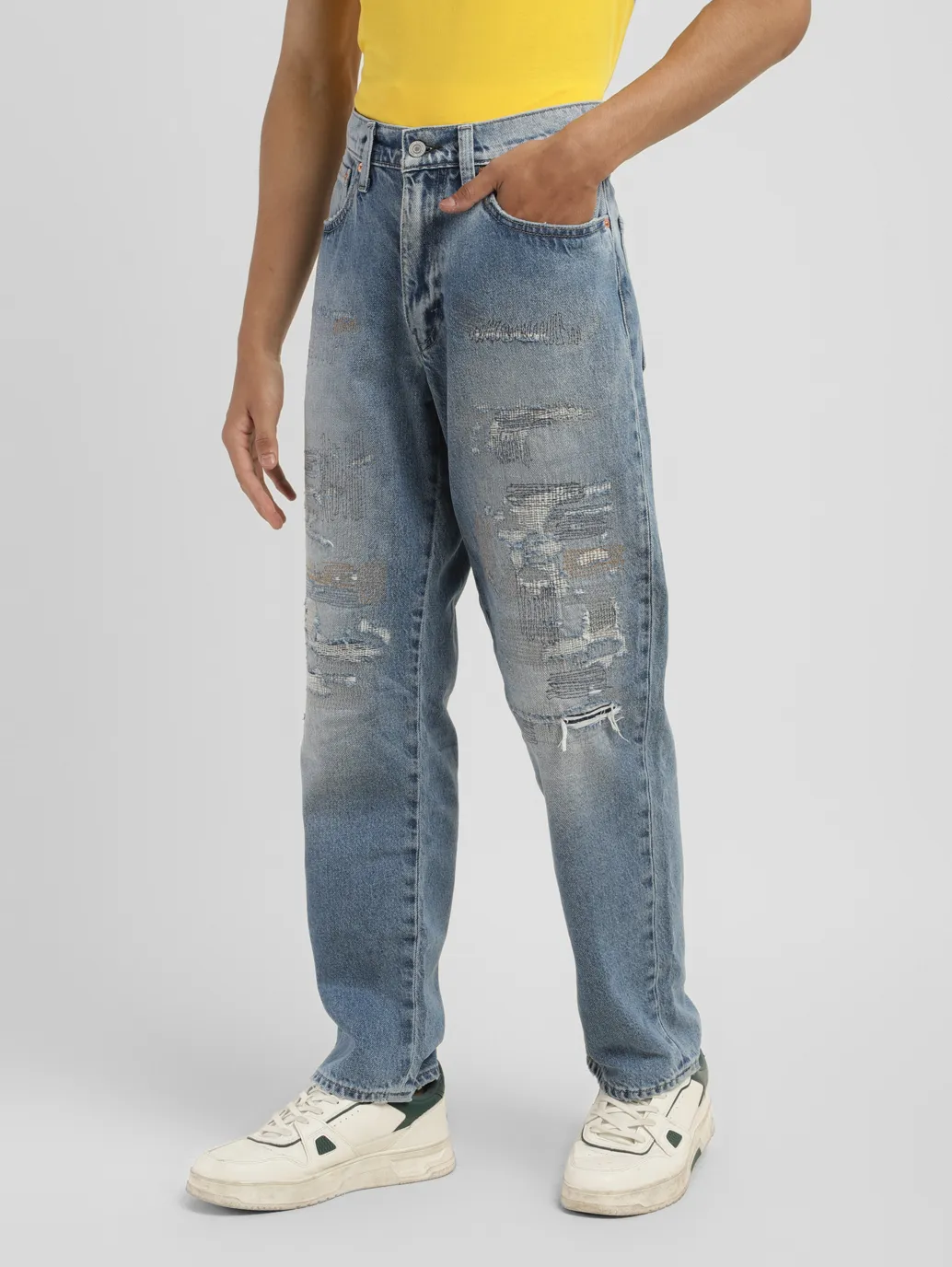 Men's 550 Blue Loose Fit Mid Rise Jeans - Image 4