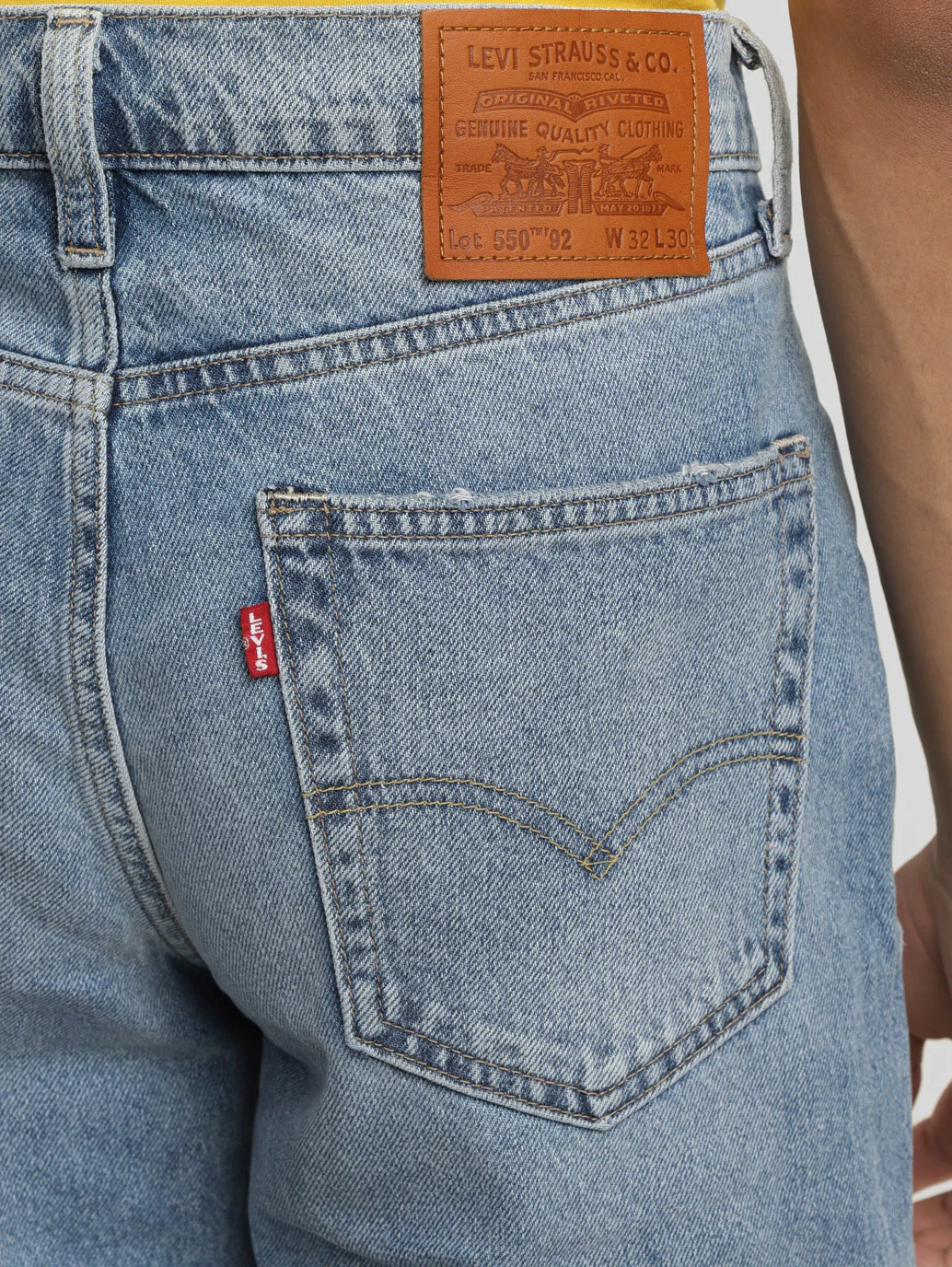 Men's 550 Blue Loose Fit Mid Rise Jeans - Image 5