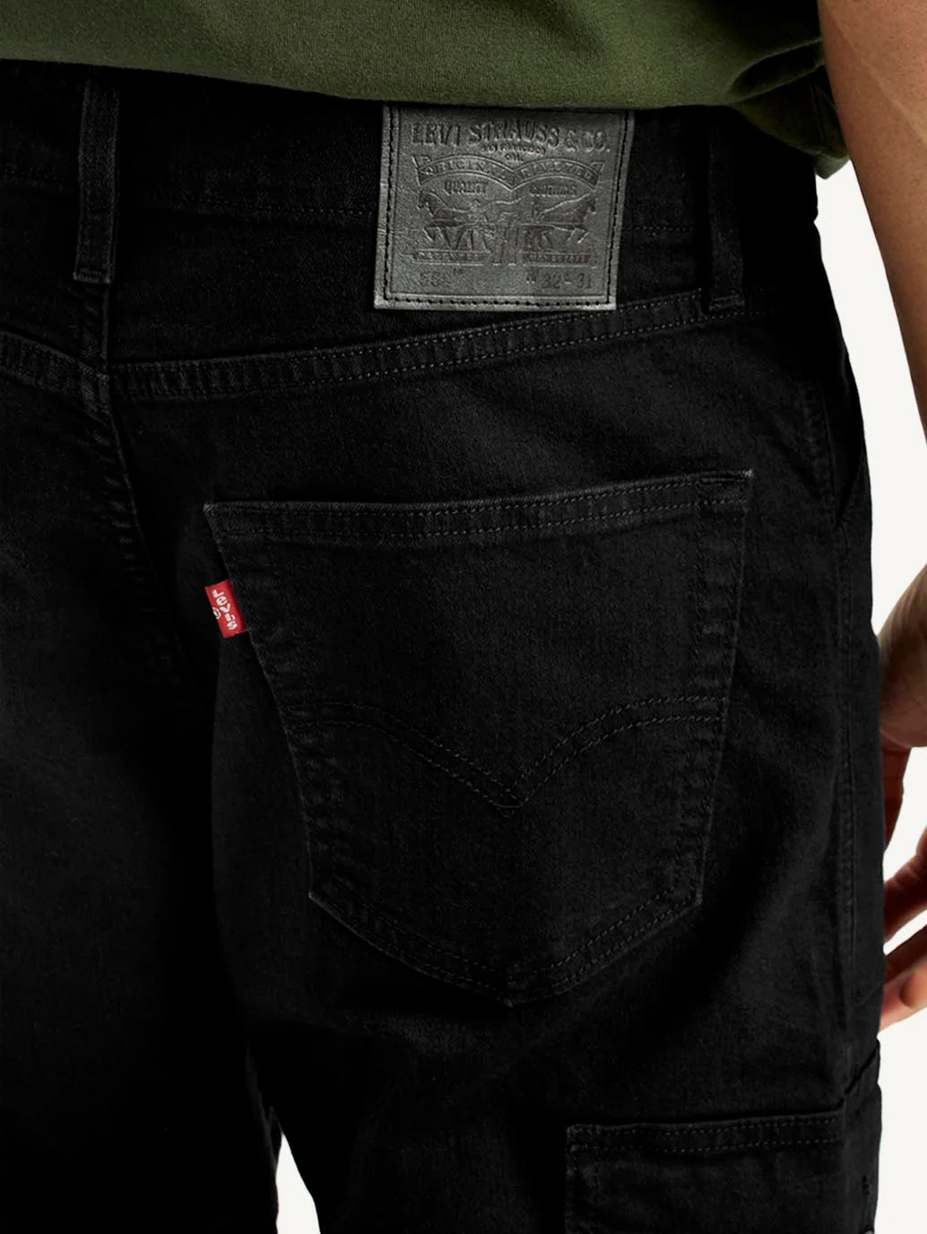 Men's 568 Black Loose Fit Mid Rise Cargo Jeans - Image 5