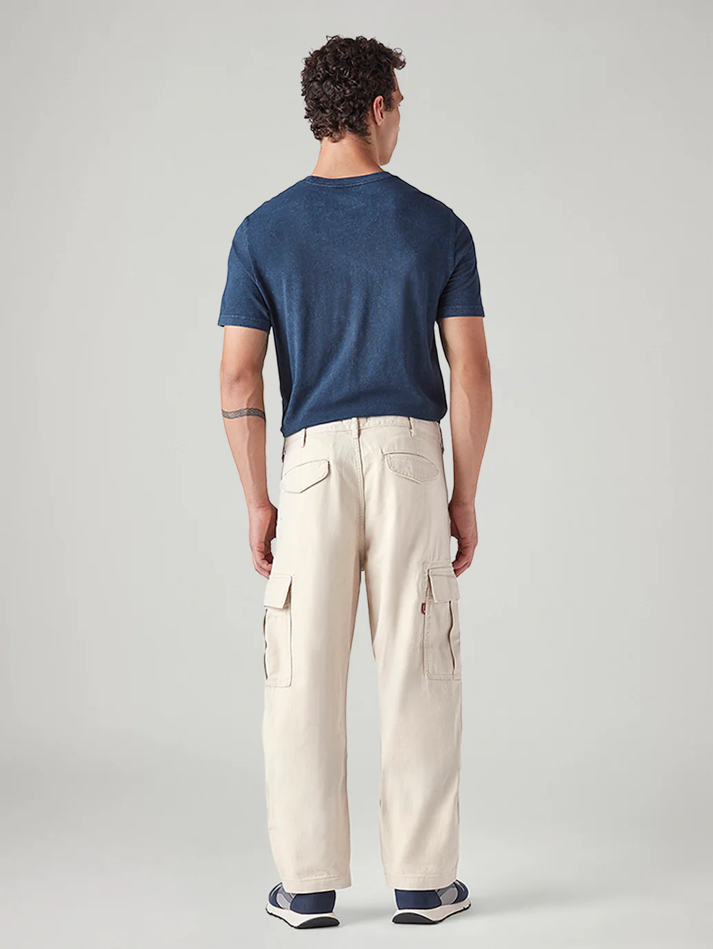 Men's 568 Cream Loose Fit Mid Rise Cargos - Image 4