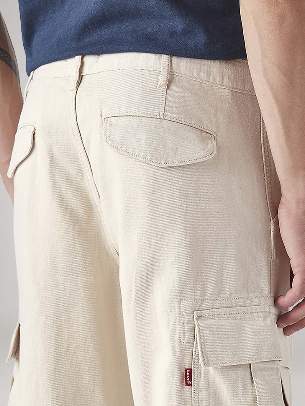 Men's 568 Cream Loose Fit Mid Rise Cargos - Image 5