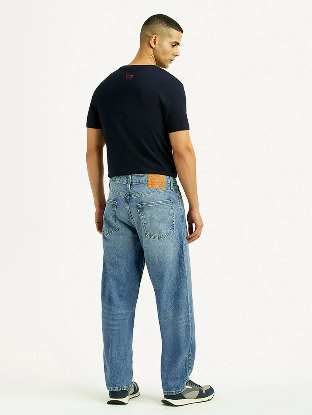 Men's 568 Light Blue Loose Fit Mid Rise Jeans - Image 3