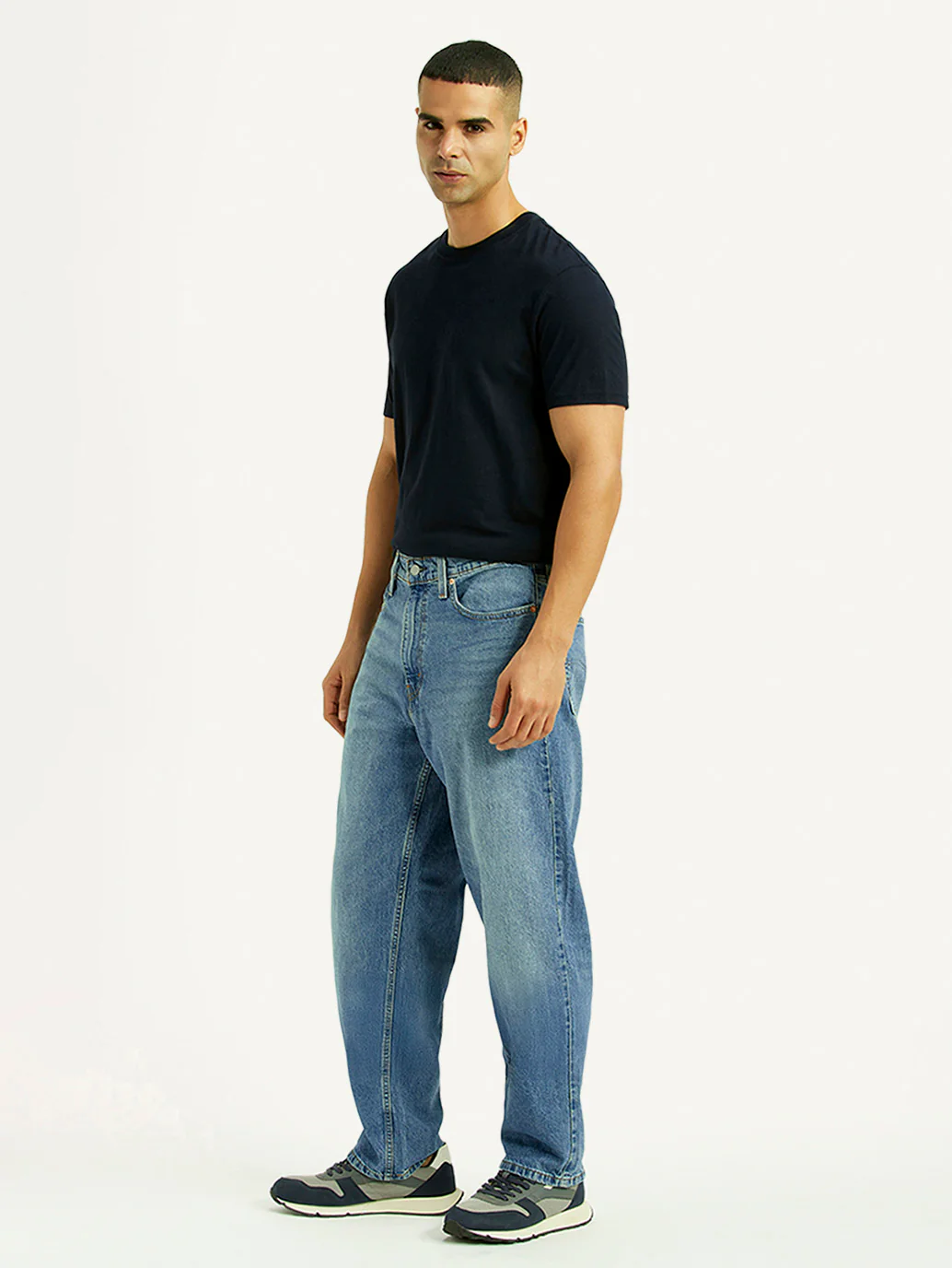 Men's 568 Light Blue Loose Fit Mid Rise Jeans - Image 7
