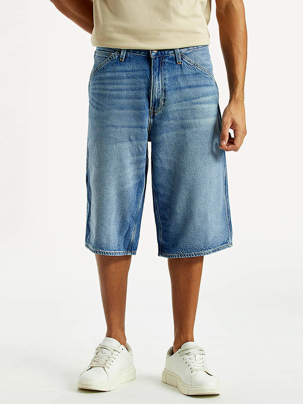 Men's 568 Light Indigo Loose Fit Mid Rise Shorts - Image 3