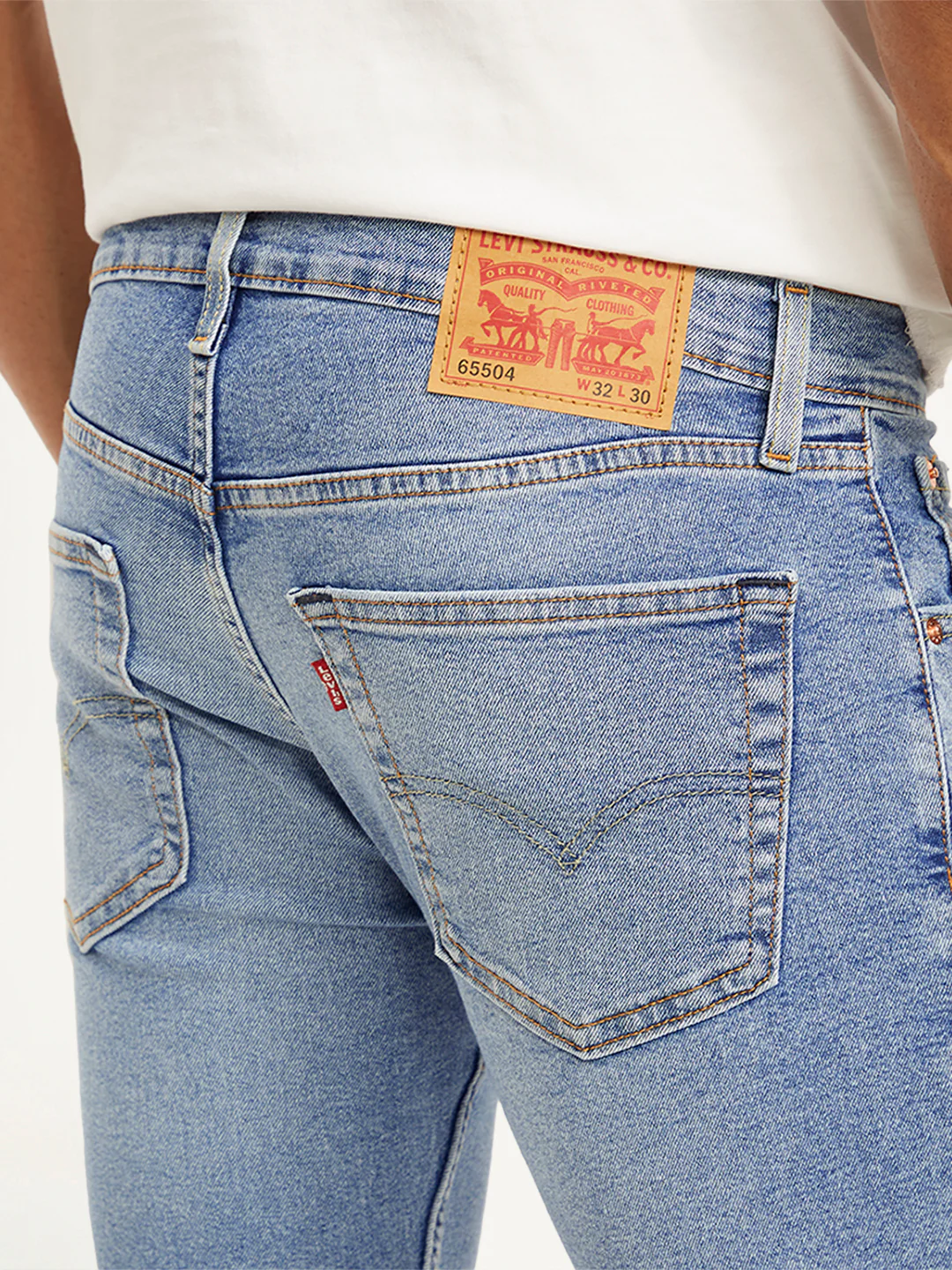 Men's 65504 Light Blue Skinny Fit Mid Rise Jeans - Image 3